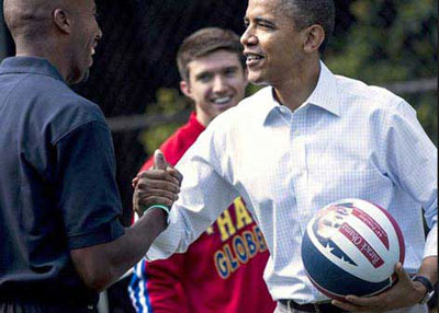 奧巴馬身著訂做襯衫接見NBA球星