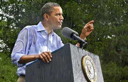 奧巴馬身著定做襯衫演講被淋雨